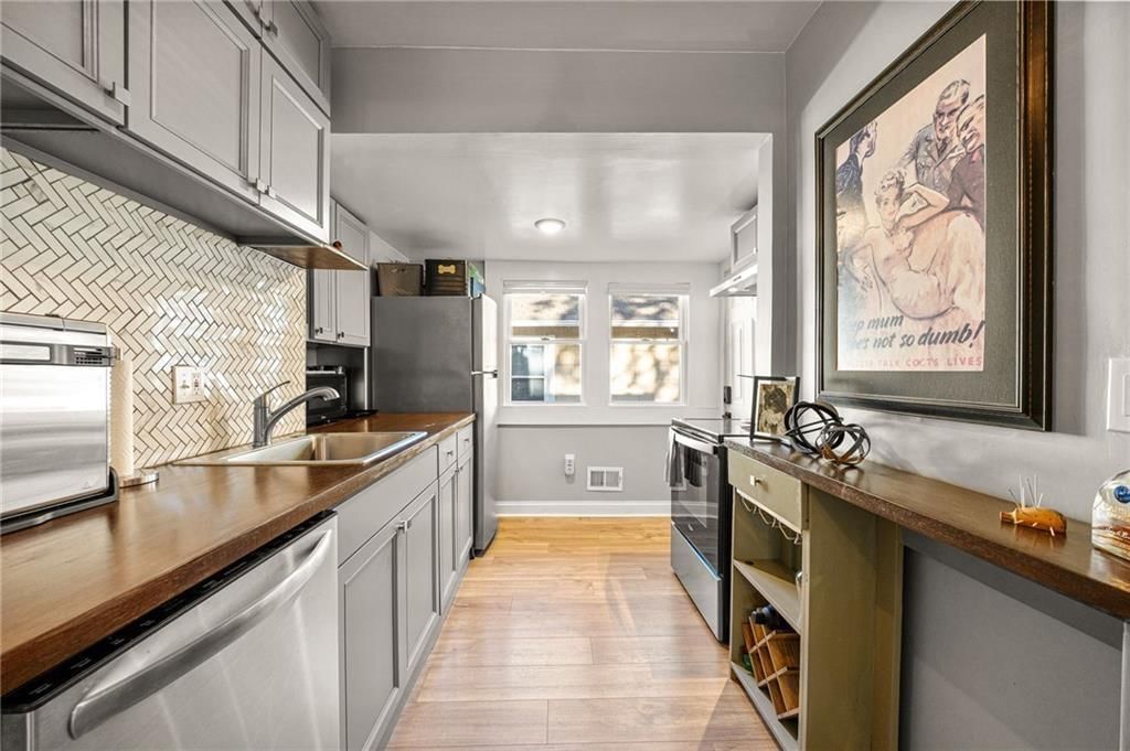 703 W 77th Street — photo 9