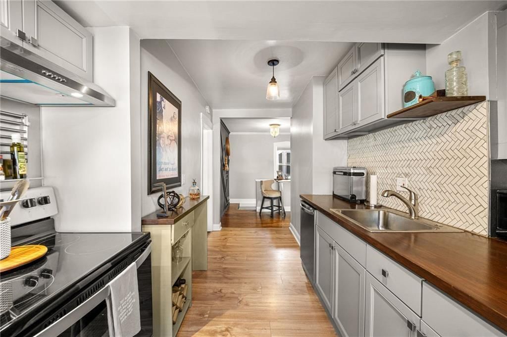 703 W 77th Street — photo 10