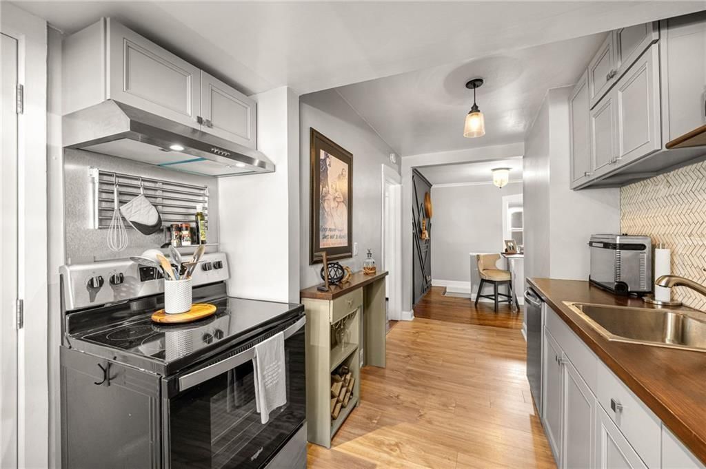 703 W 77th Street — photo 11