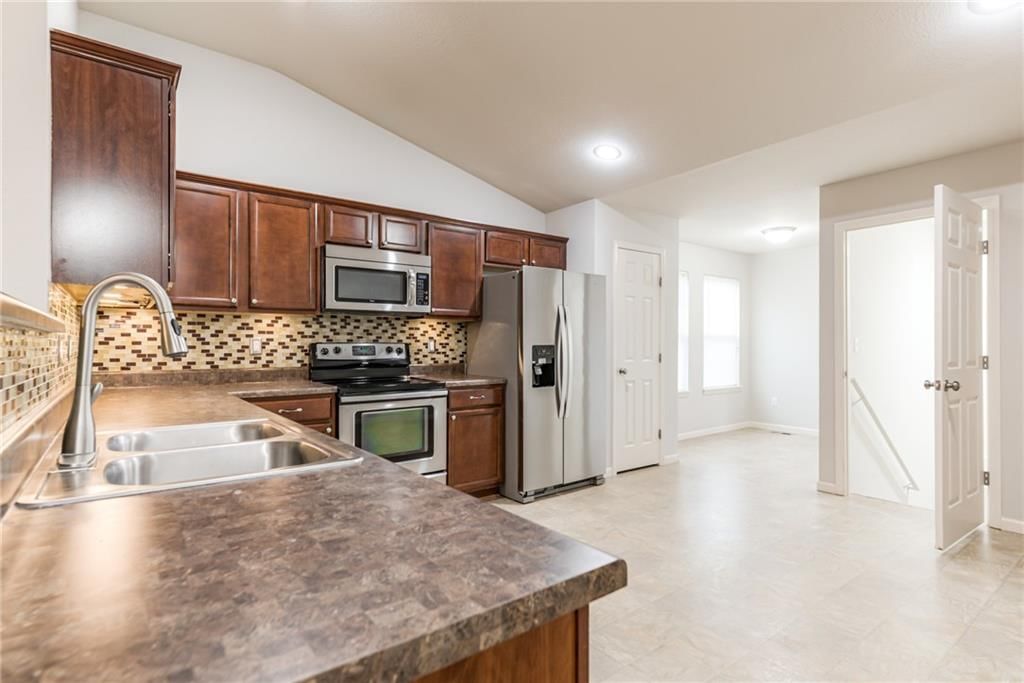 14308 RICHMOND Avenue — photo 10