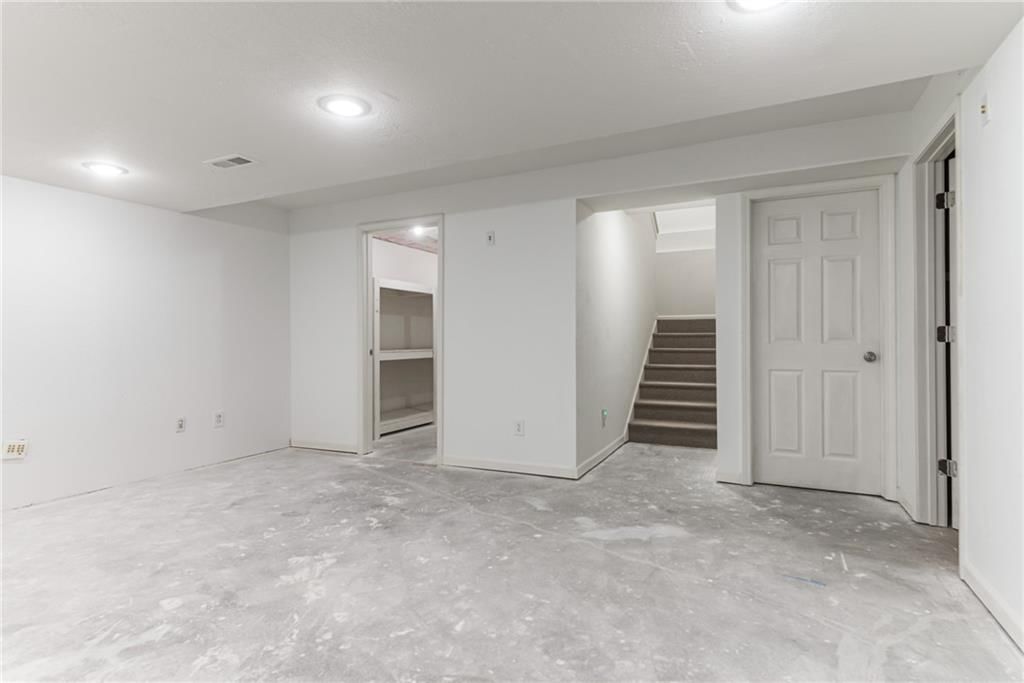 14308 RICHMOND Avenue — photo 31