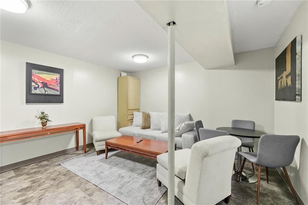 3435 Euclid Avenue — photo 25