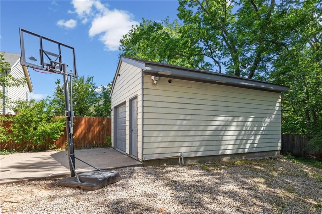 3435 Euclid Avenue — photo 30
