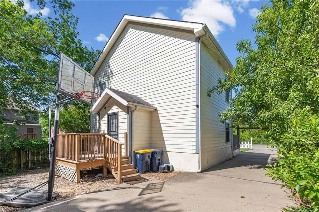 3435 Euclid Avenue — photo 31