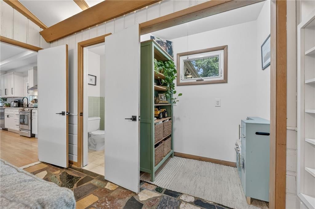 9501 Madison Avenue — photo 17