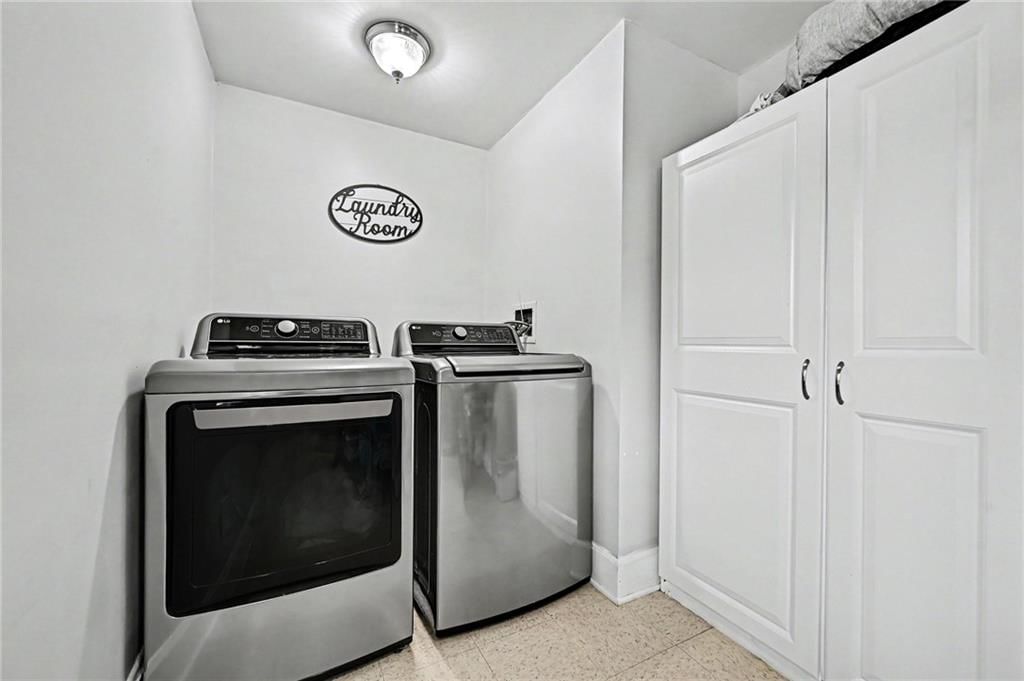 1 RIDGELAND Road — photo 32