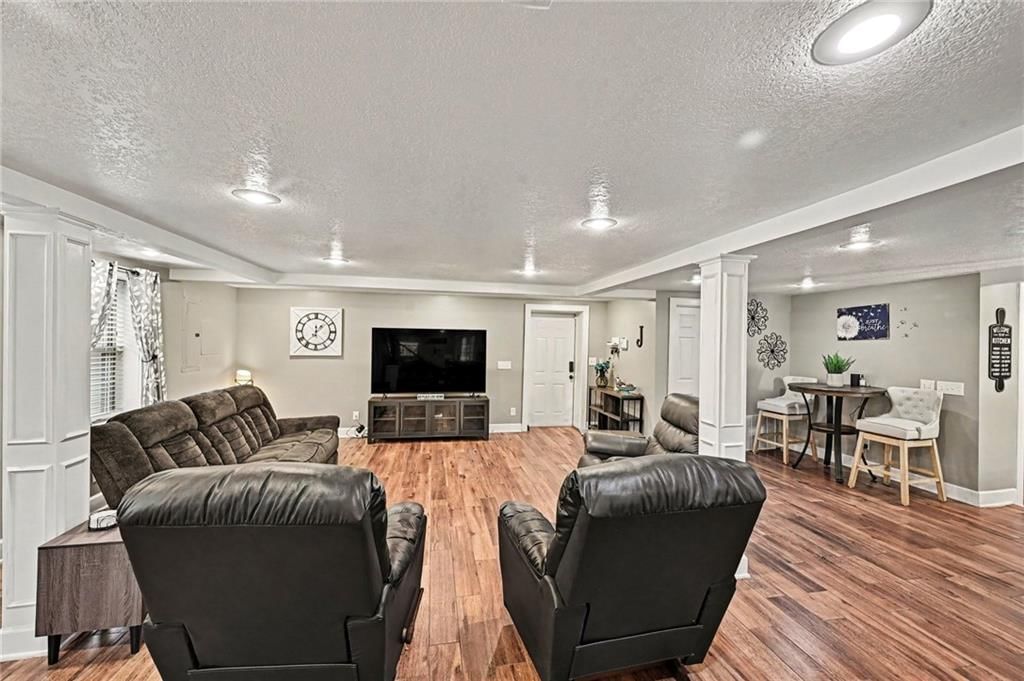 1 RIDGELAND Road — photo 34