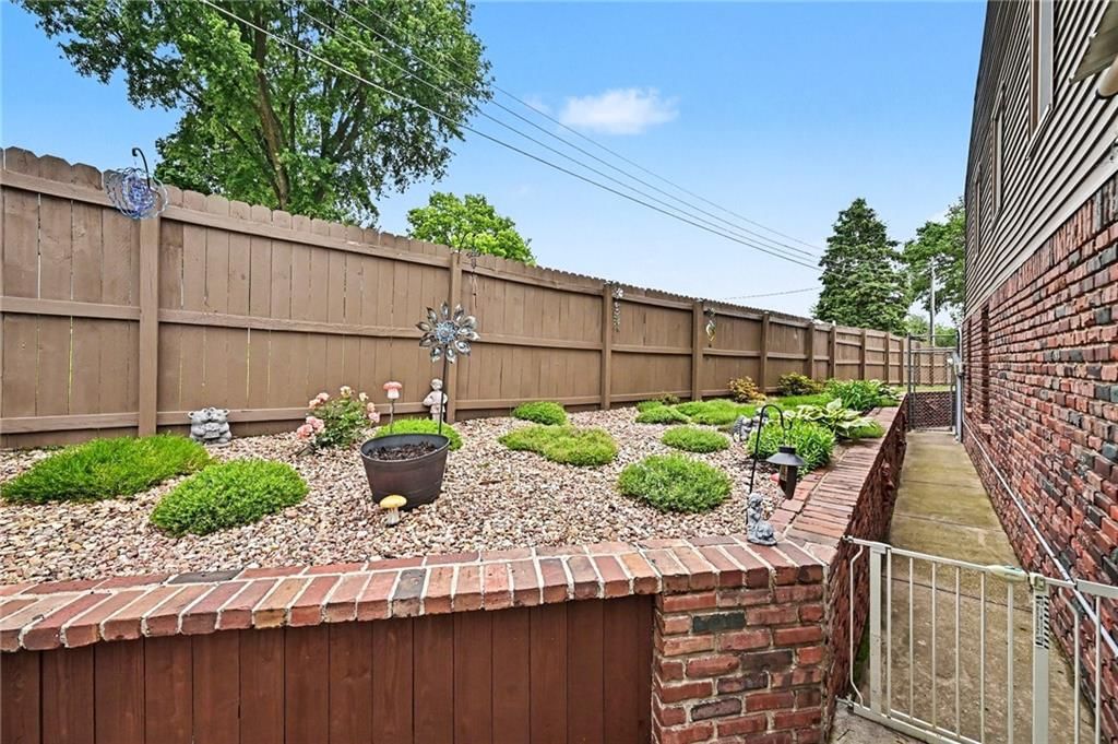 1 RIDGELAND Road — photo 45