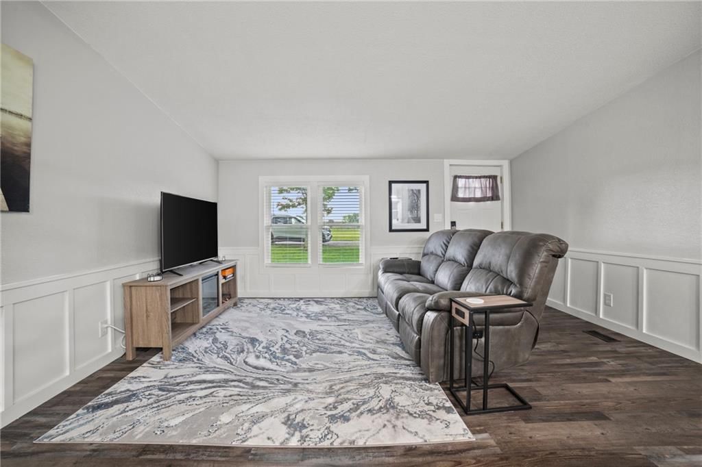 125 Silver Shadow Lane — photo 4