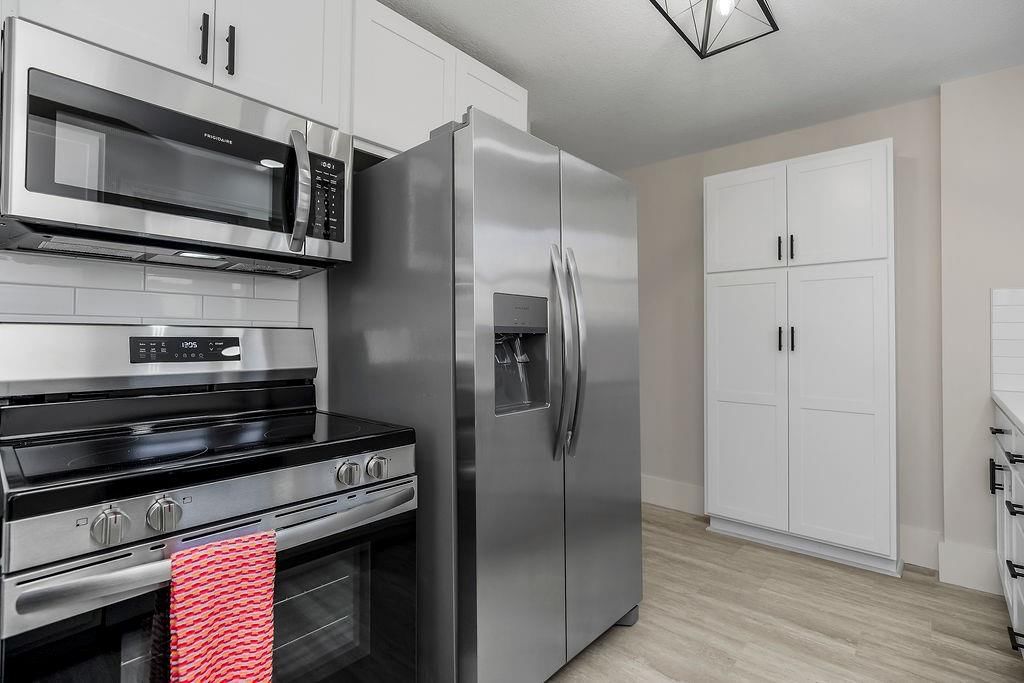 730 W College Street — photo 14