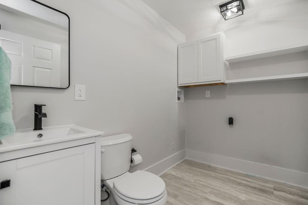 730 W College Street — photo 17