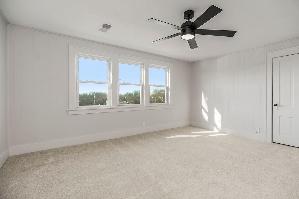 730 W College Street — photo 20
