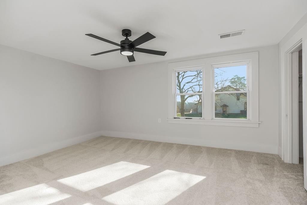 730 W College Street — photo 23