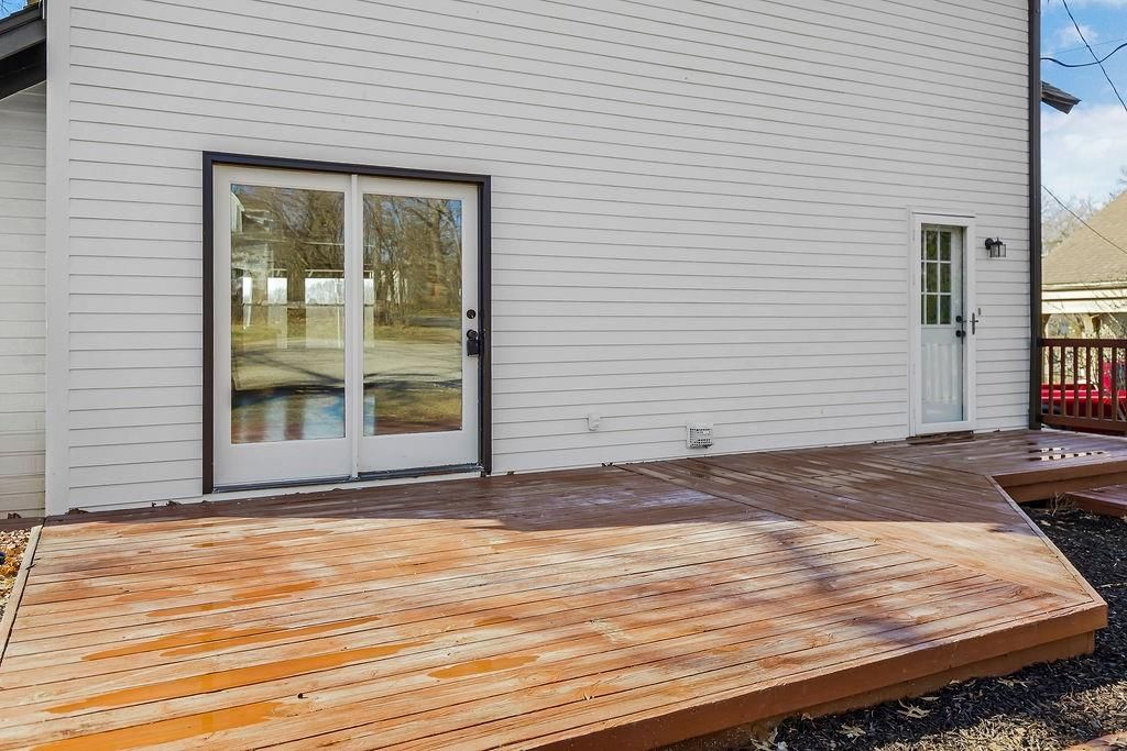 730 W College Street — photo 28