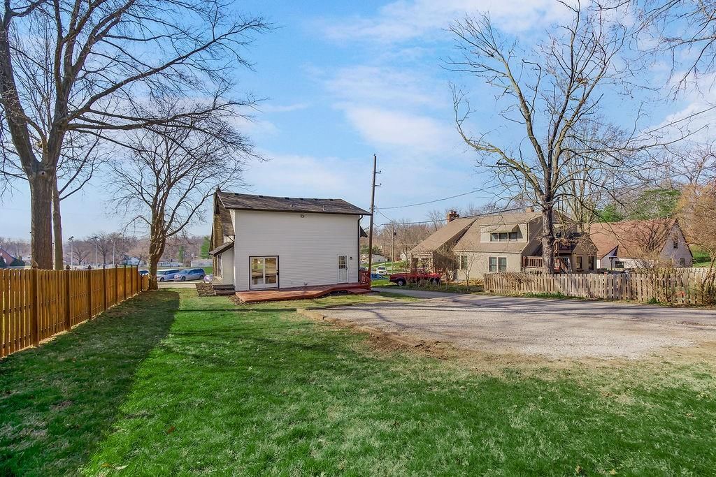 730 W College Street — photo 29