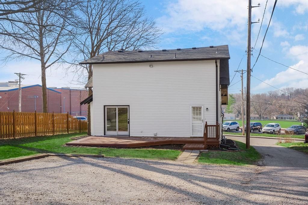 730 W College Street — photo 30