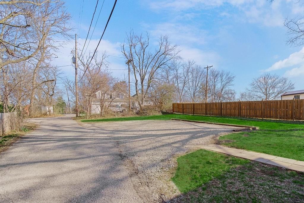 730 W College Street — photo 31