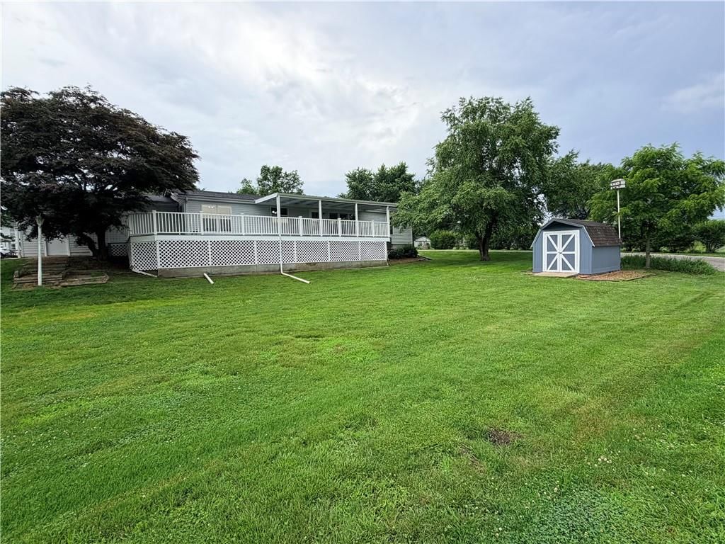 114 E Oak Street — photo 8