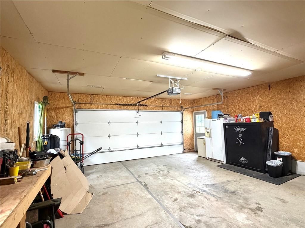 114 E Oak Street — photo 30