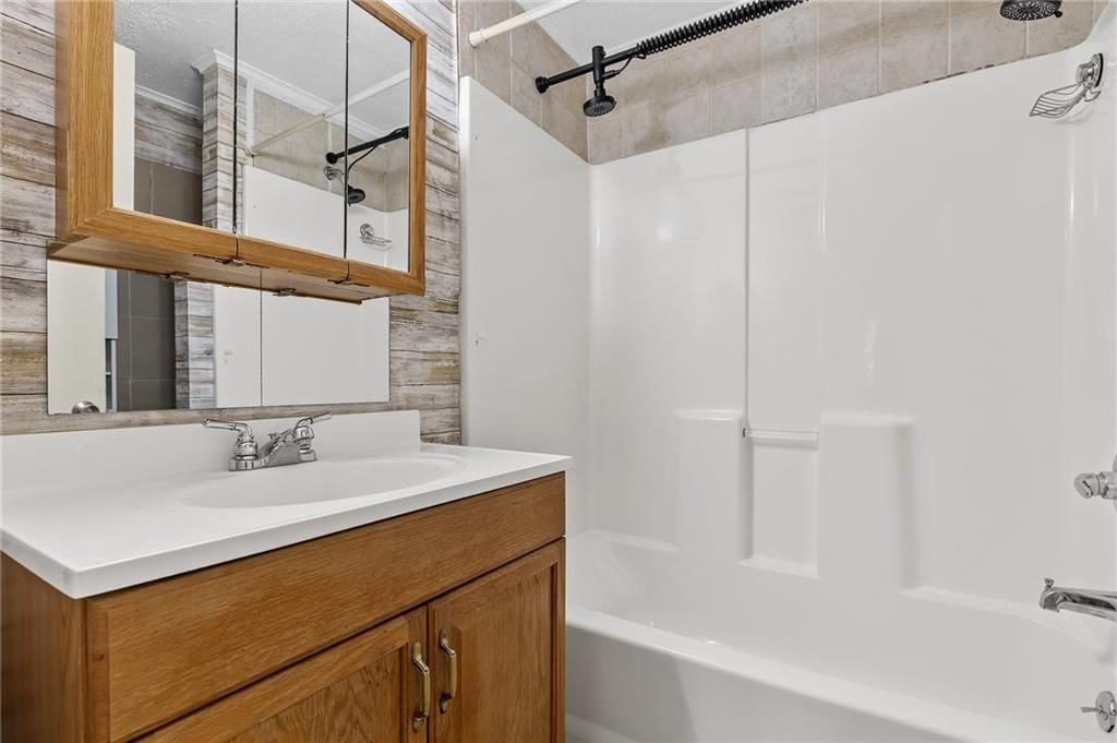 814 E North Main Street — photo 17