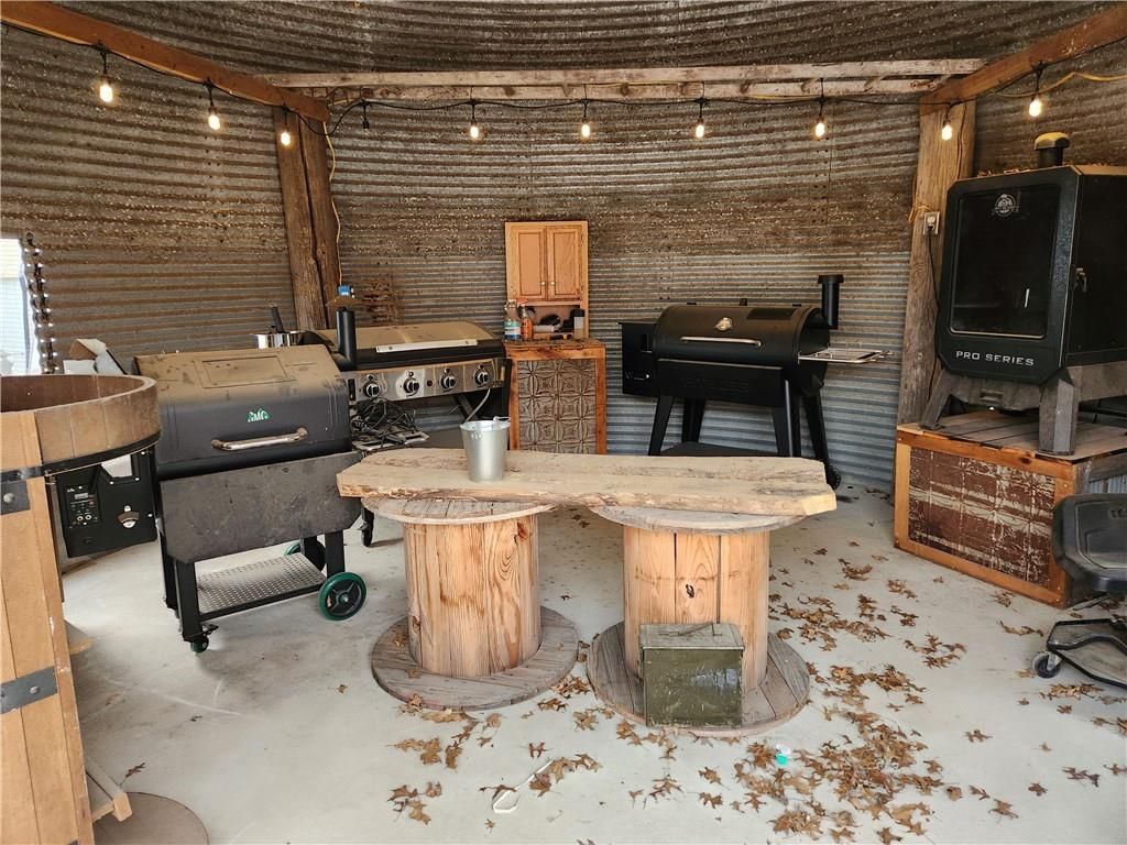 702 W Oak Street — photo 14