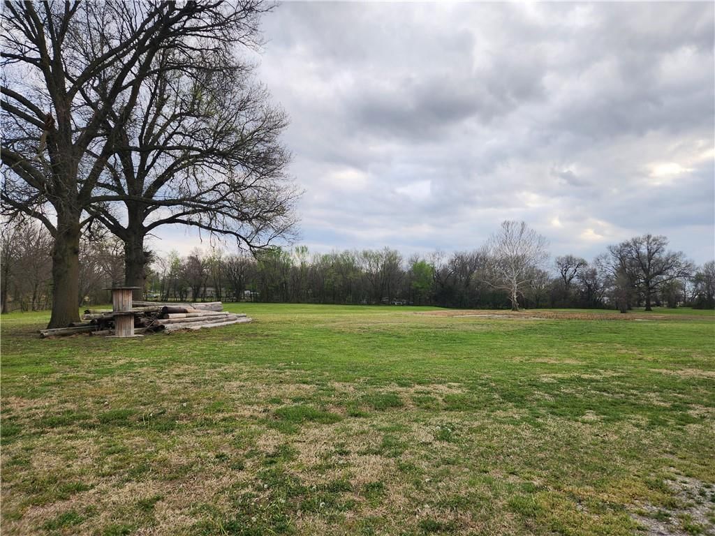 702 W Oak Street — photo 19