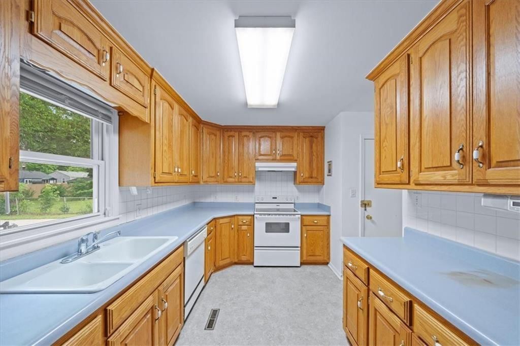 4732 Booth Street — photo 7