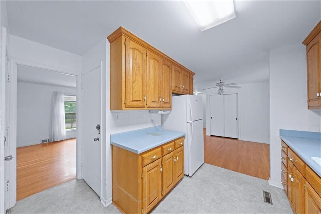 4732 Booth Street — photo 8