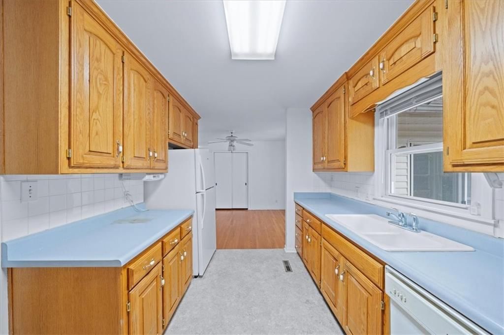 4732 Booth Street — photo 9