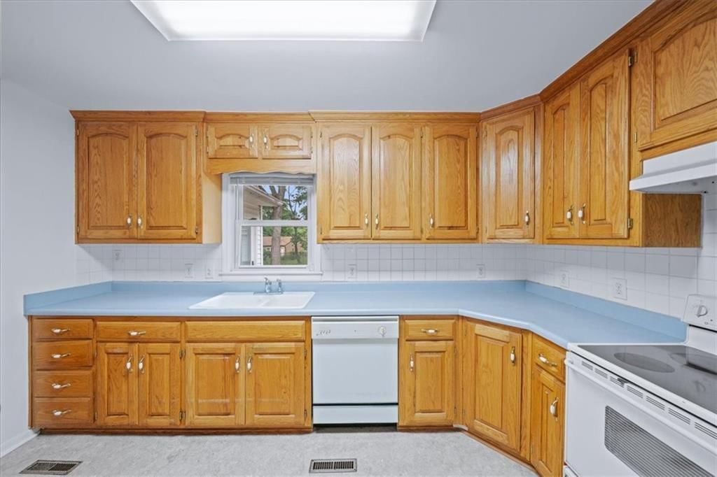 4732 Booth Street — photo 11