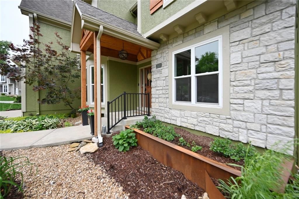4317 NW 63rd Terrace — photo 3