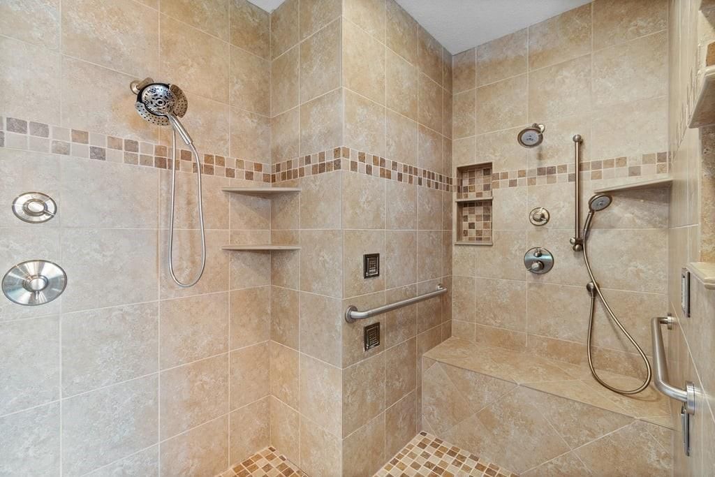 5820 Robinson Lane — photo 5