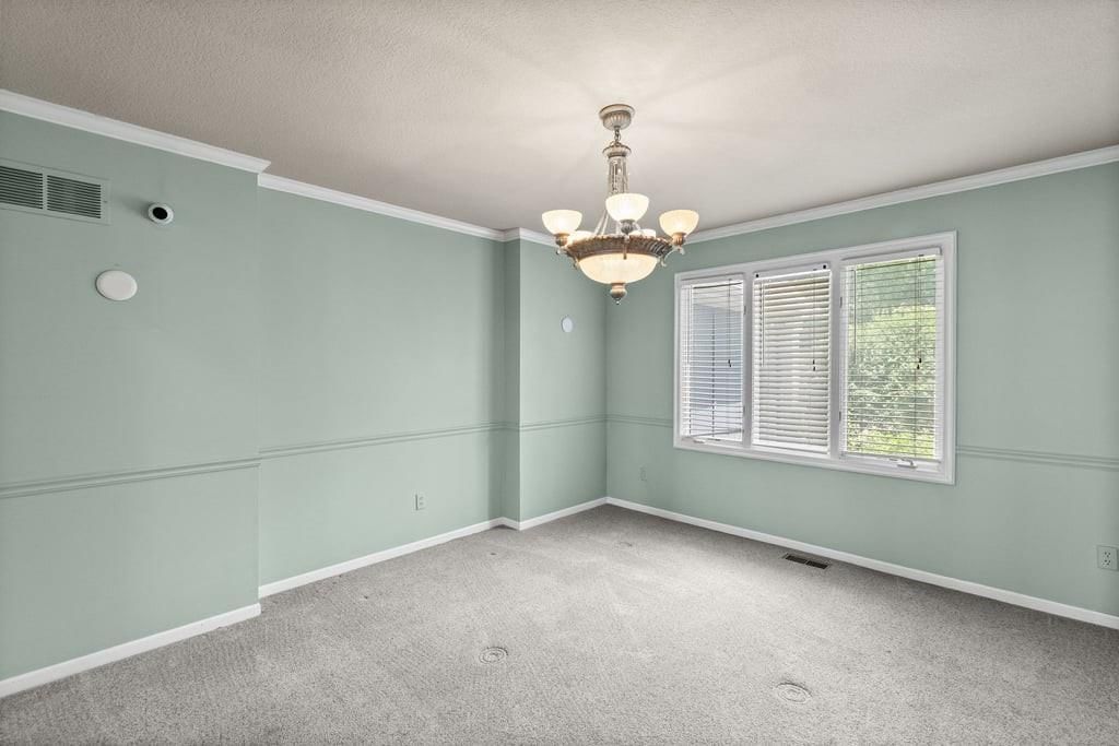 5820 Robinson Lane — photo 7