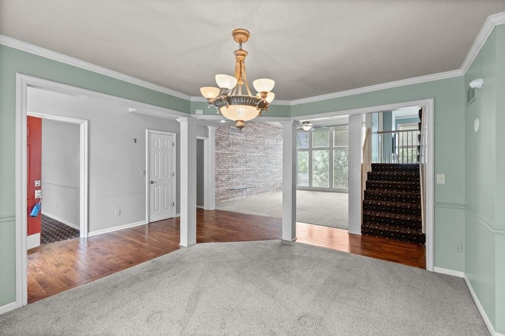 5820 Robinson Lane — photo 8