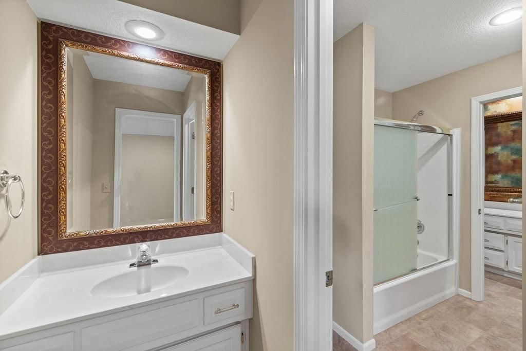 5820 Robinson Lane — photo 23
