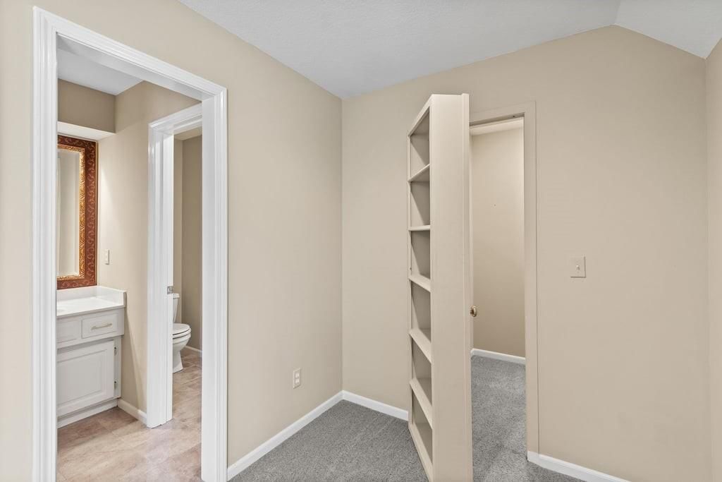 5820 Robinson Lane — photo 24