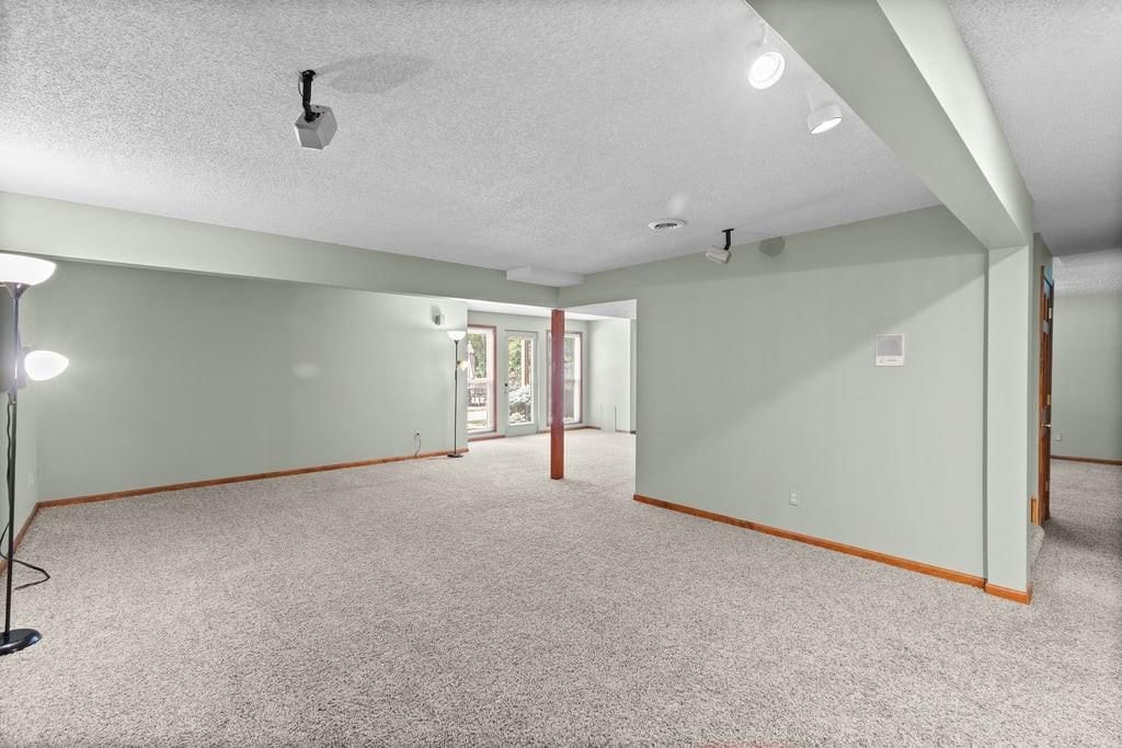 5820 Robinson Lane — photo 33