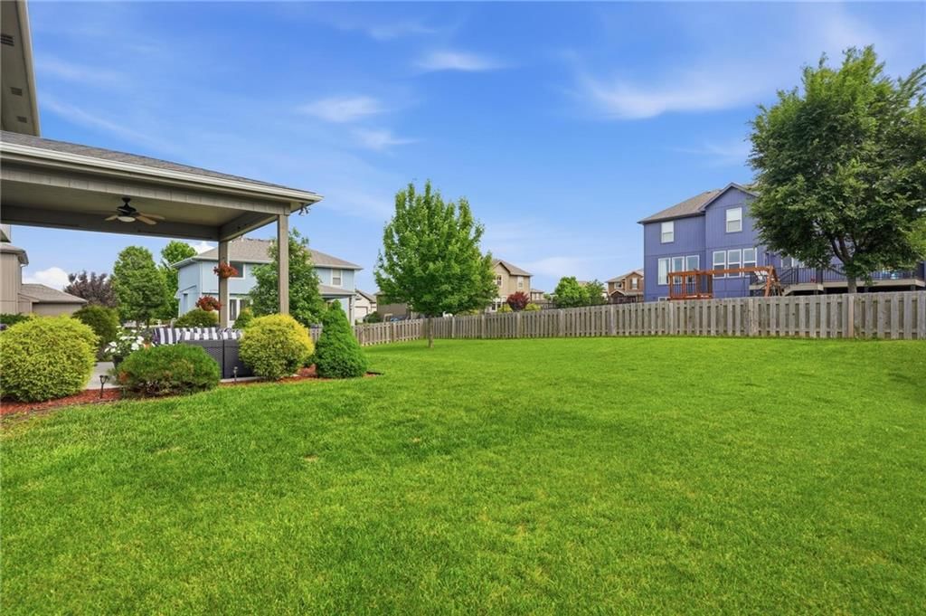 506 SW Lake Side Avenue — photo 45