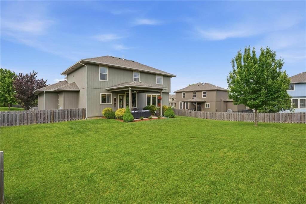 506 SW Lake Side Avenue — photo 46