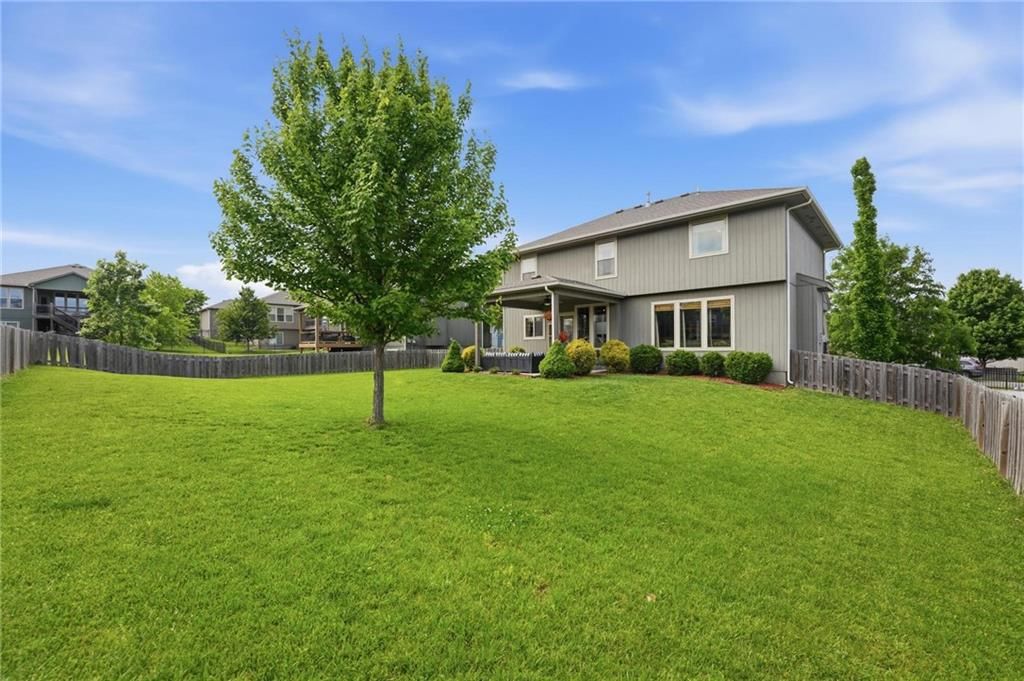 506 SW Lake Side Avenue — photo 48