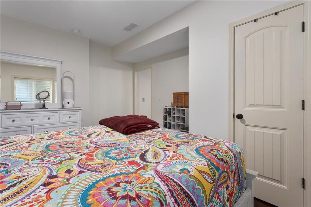 11260 S Whitehall Street — photo 31