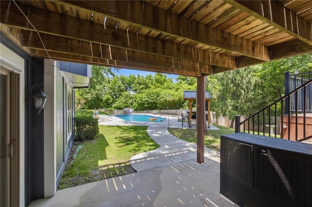 18065 Canterbury Road — photo 14