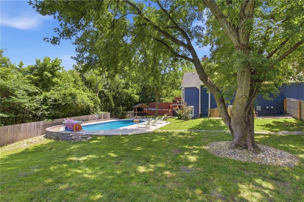 18065 Canterbury Road — photo 15