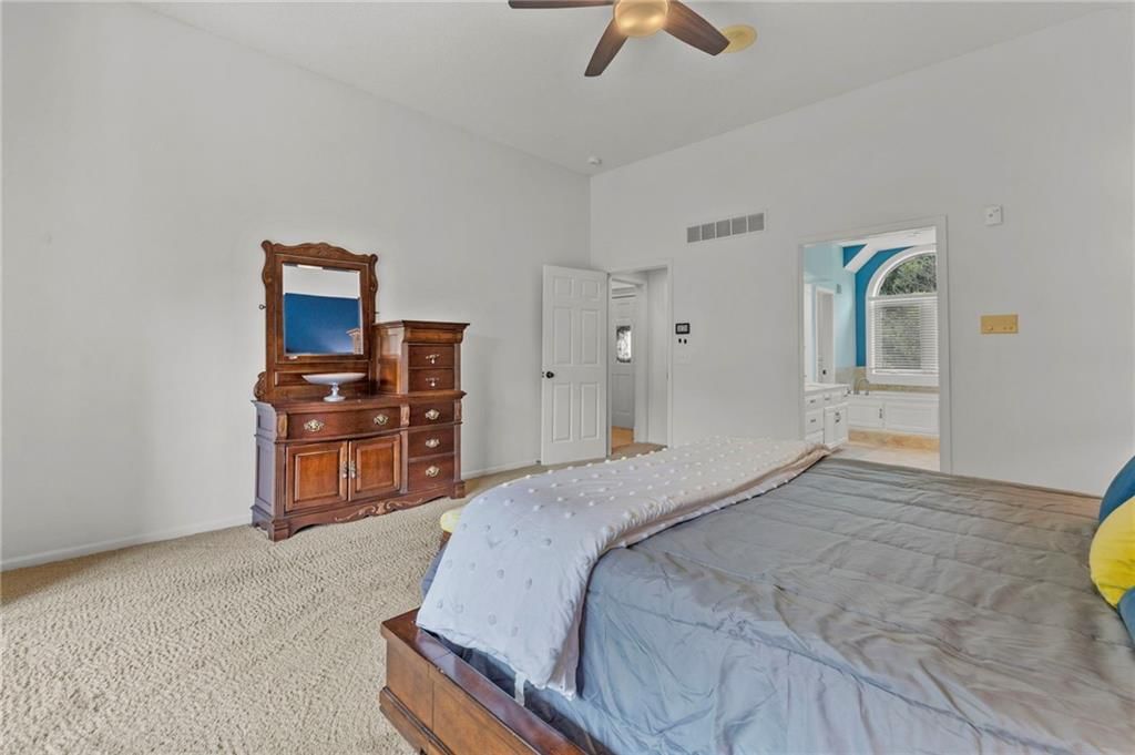 18065 Canterbury Road — photo 37