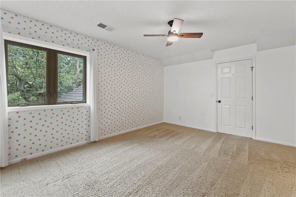 18065 Canterbury Road — photo 44