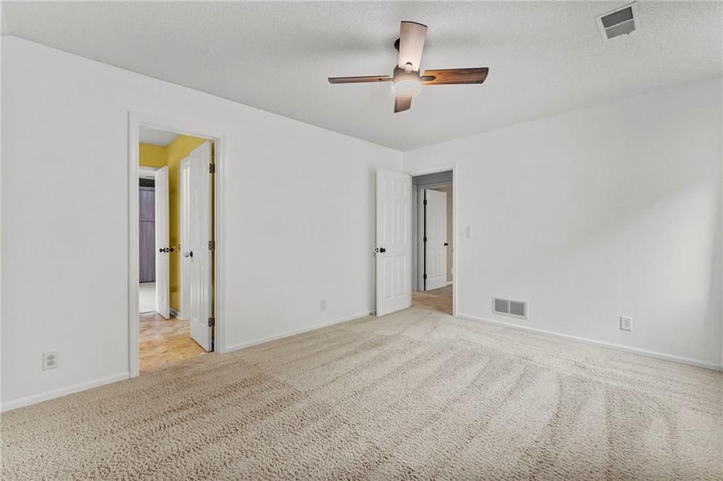 18065 Canterbury Road — photo 45