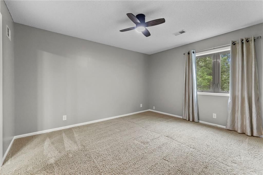 18065 Canterbury Road — photo 47