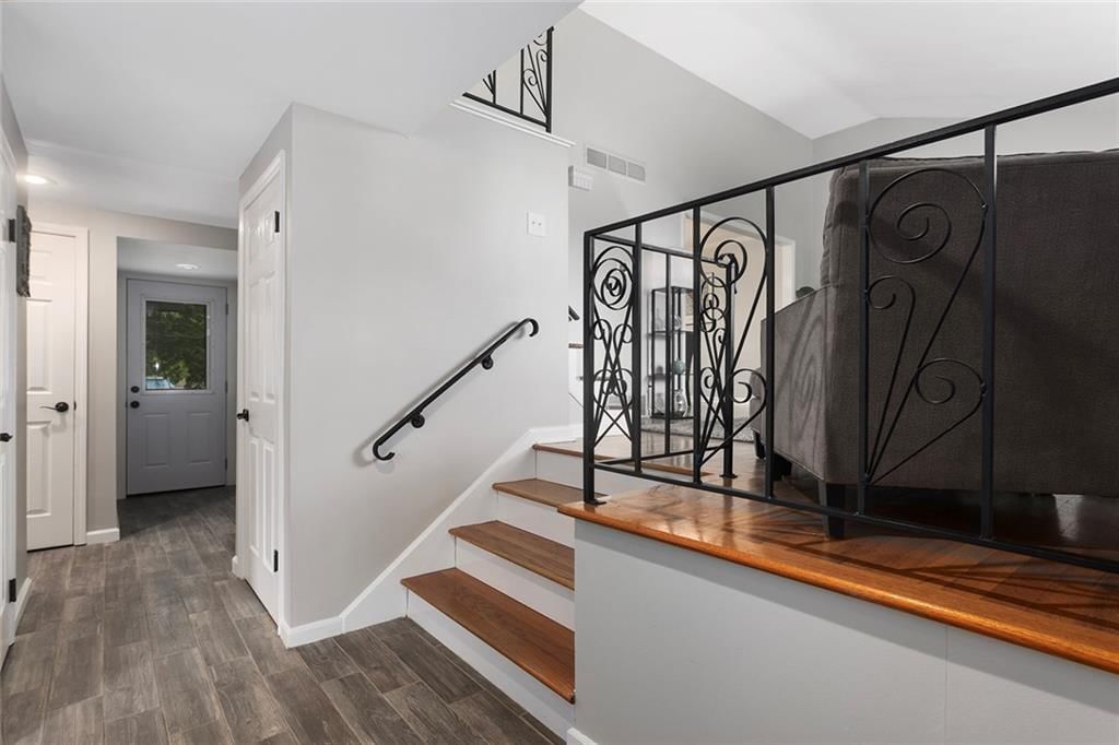6411 N Highland Avenue — photo 4
