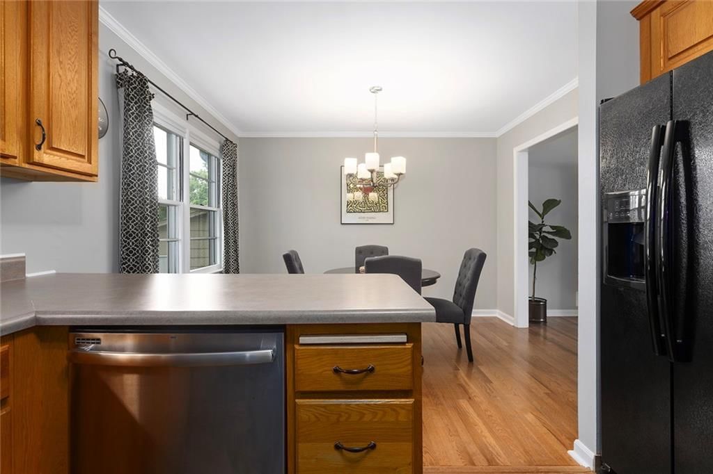 6411 N Highland Avenue — photo 15