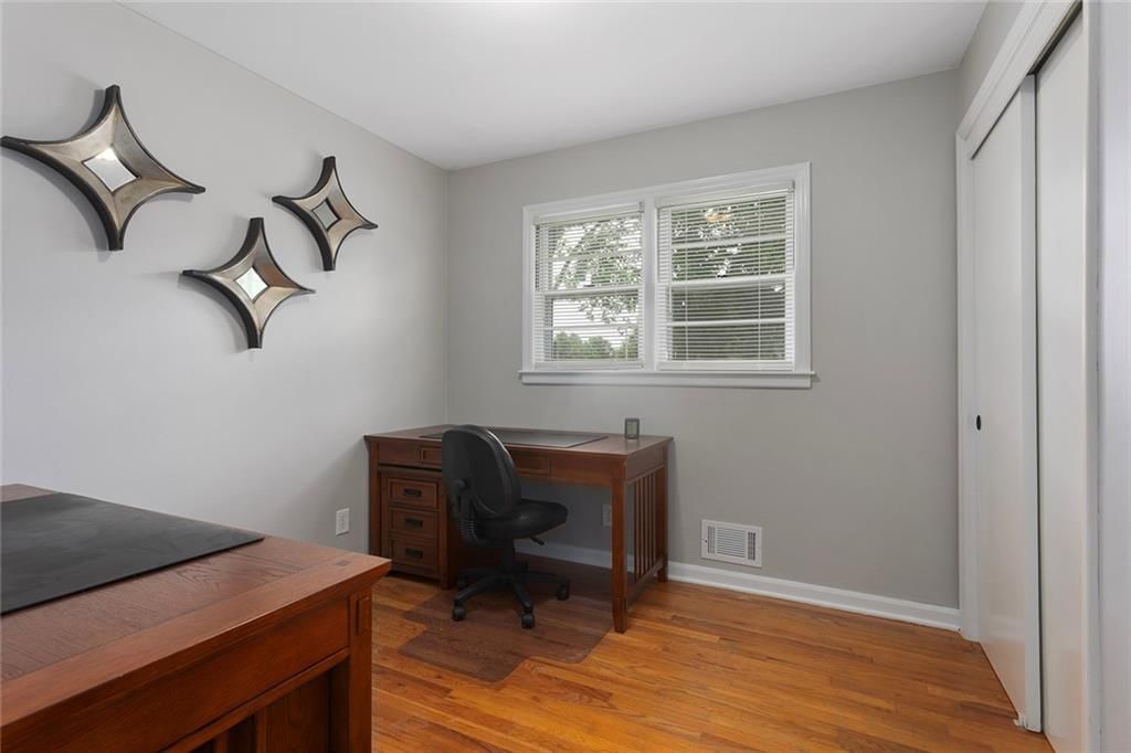 6411 N Highland Avenue — photo 24